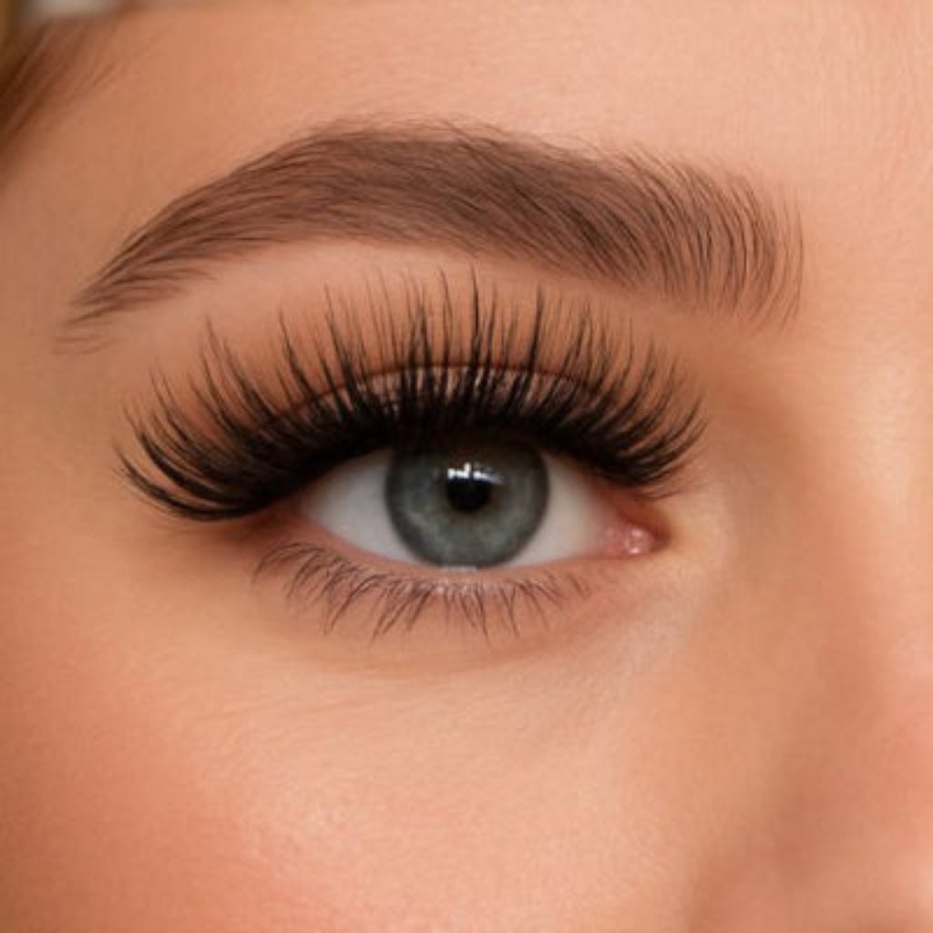 faux-cils-magnetiques-intense-regard-glamour