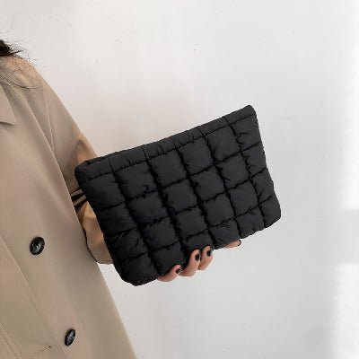 pochette-maquillage-noir-blair